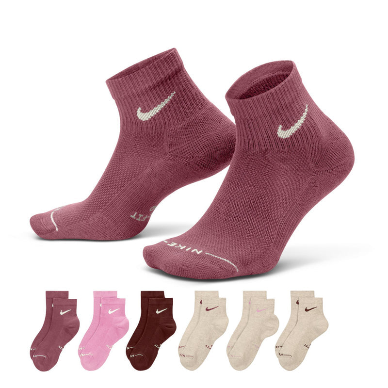 Maroon quarter crew socks with white Nike swoosh, cushioned toe and heel