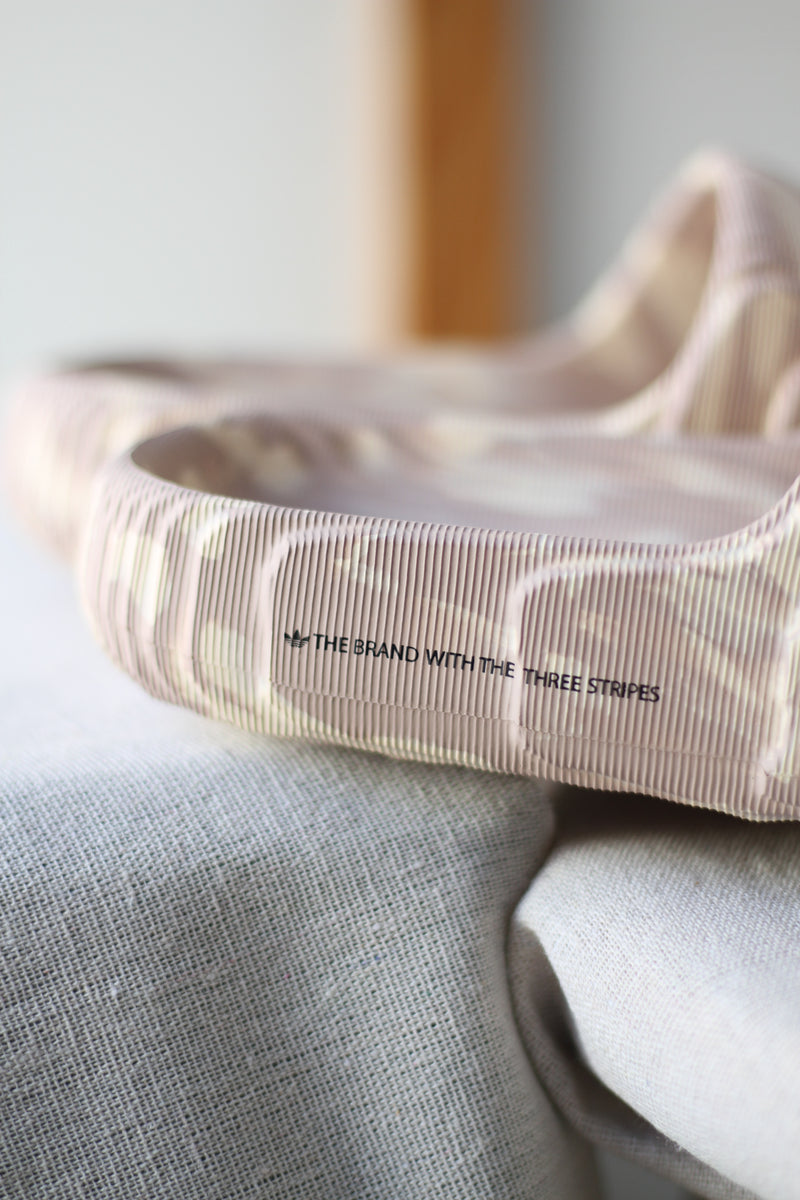 ADILETTE 22 "SAND STRATA"