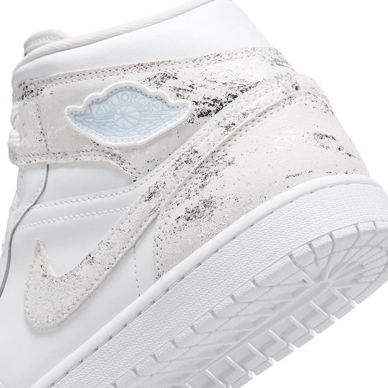 AIR JORDAN 1 MID SE WHITE / FIELD SILVER