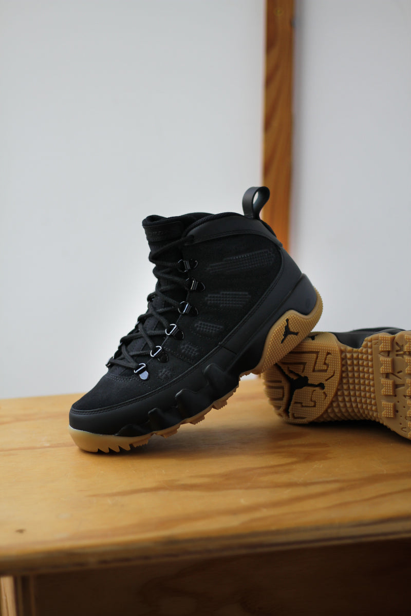 AIR JORDAN 9 RETRO "BLACK/BLACK-GUM LIGHT BROWN"