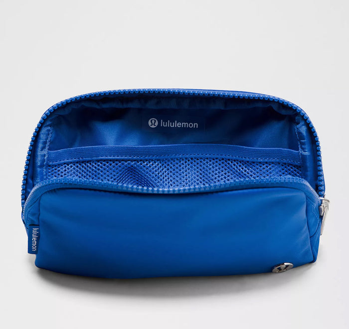 Alpha Xi Delta lululemon Everywhere Belt Bag - College Cobalt