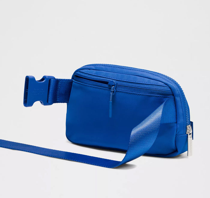 Alpha Xi Delta lululemon Everywhere Belt Bag - College Cobalt