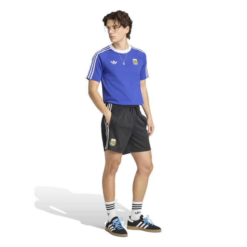 Men's blue soccer T-shirt with Argentina crest and adidas logo, athletic white sleeve stripes