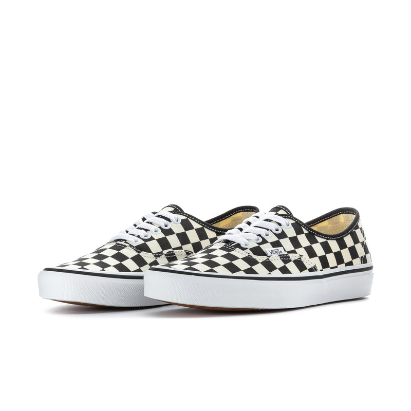 Mens checkerboard sneakers, low-top lace-up with white laces and Vans branding