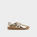 Chicsneaker2