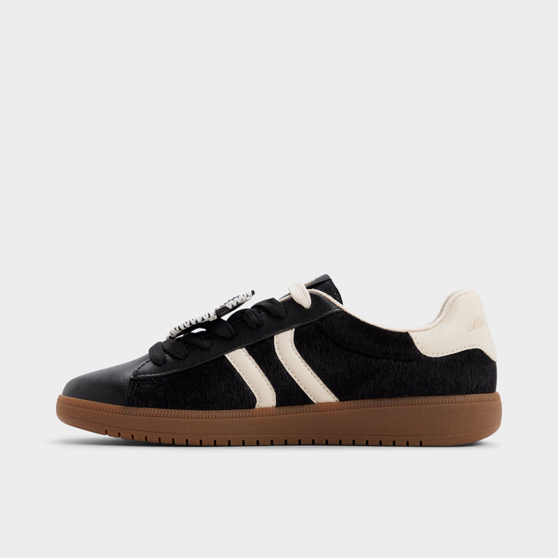 Chicsneaker2