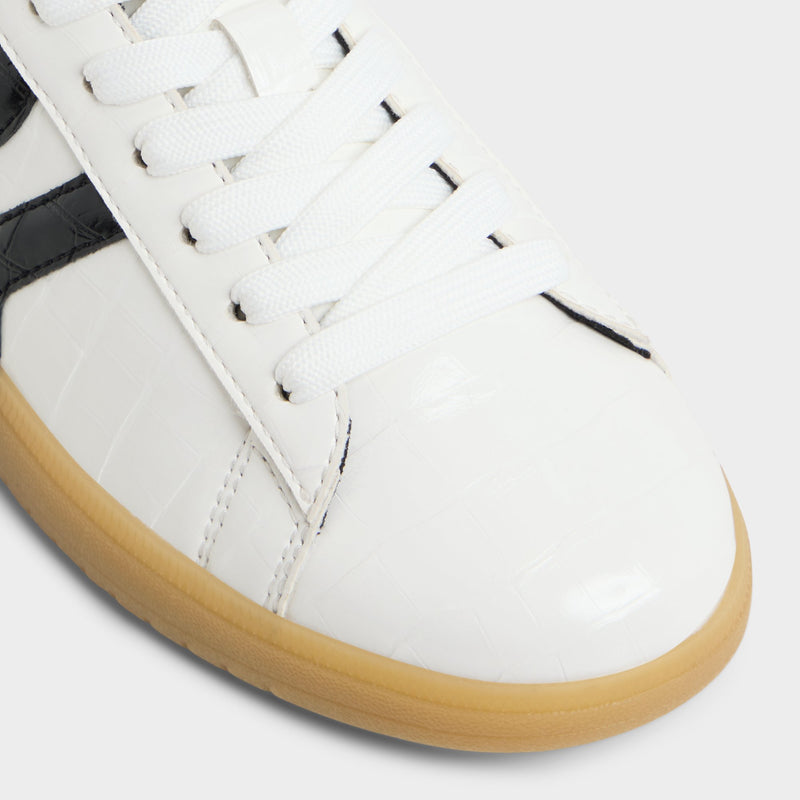 Chicsneaker2
