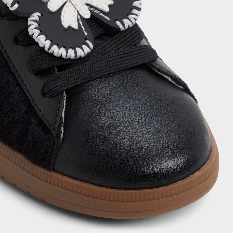 Chicsneaker2