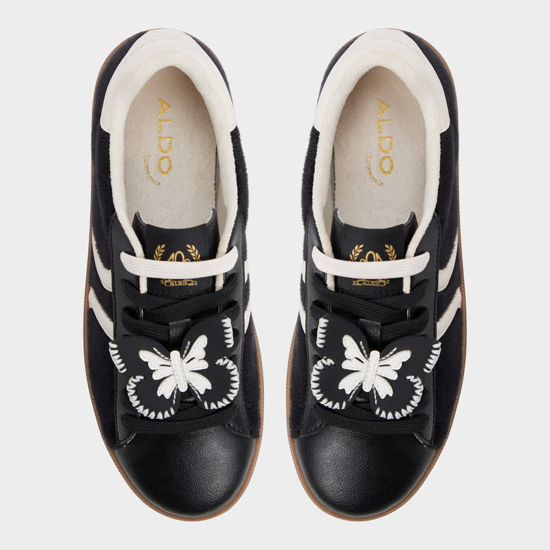 Chicsneaker2
