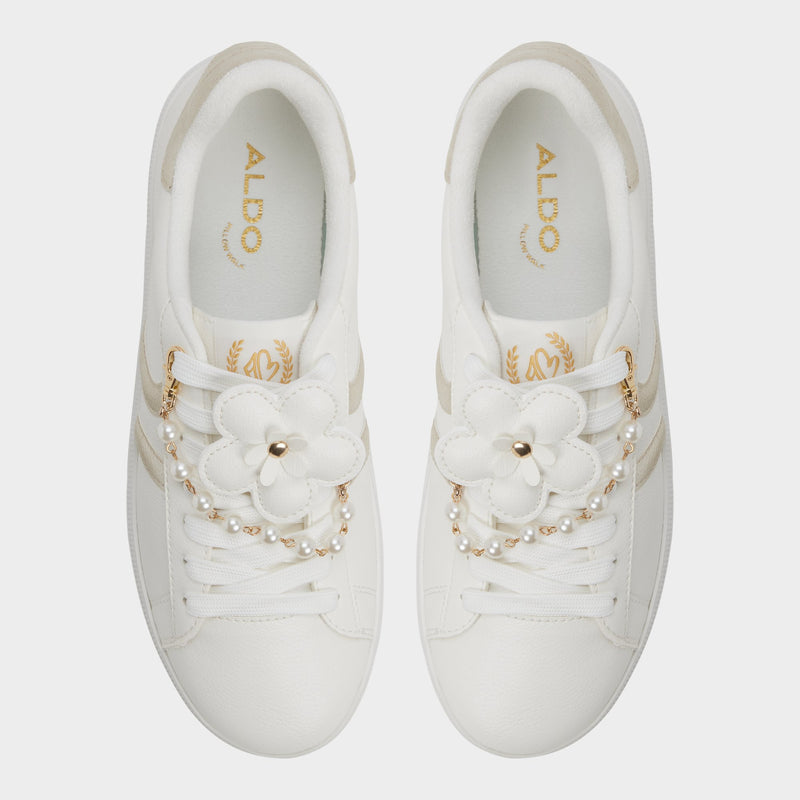 Chicsneaker2