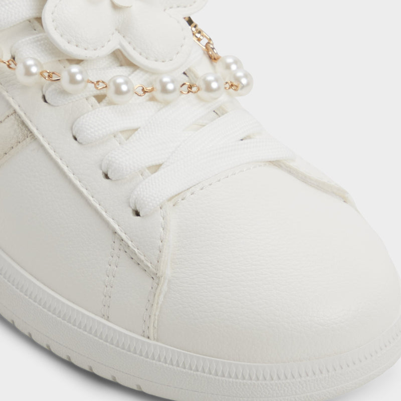 Chicsneaker2