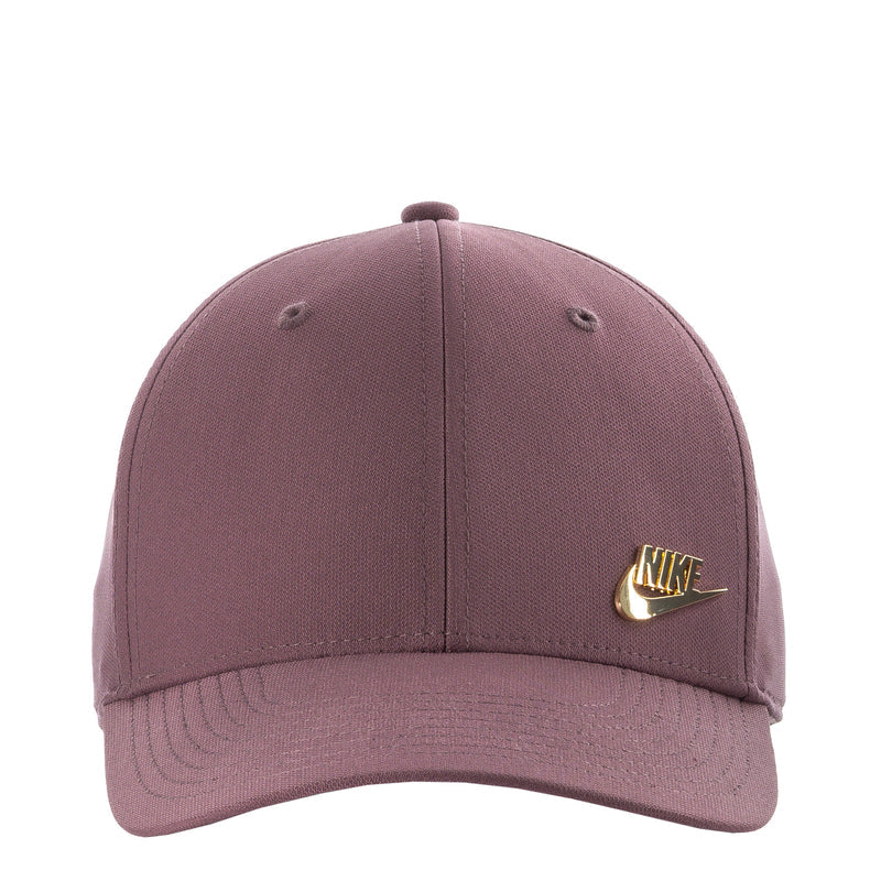 Nike club cap in mauve with gold swoosh logo on the front panel
