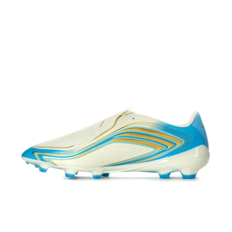Men's low-cut soccer cleat, ivory with blue wave overlay, front molded studs