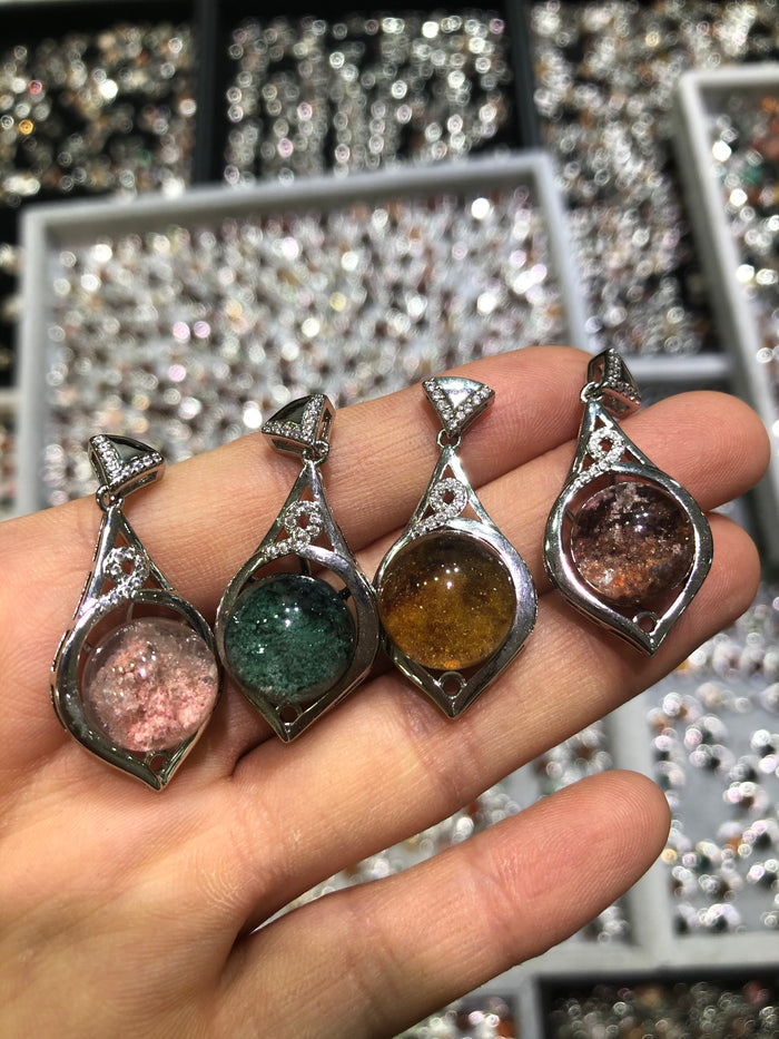 Garden quartz pendent