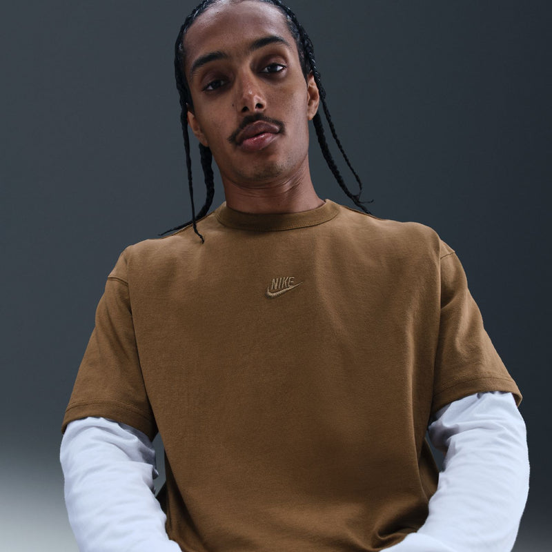 Men's mosswood brown crew-neck T-shirt with small Nike chest logo