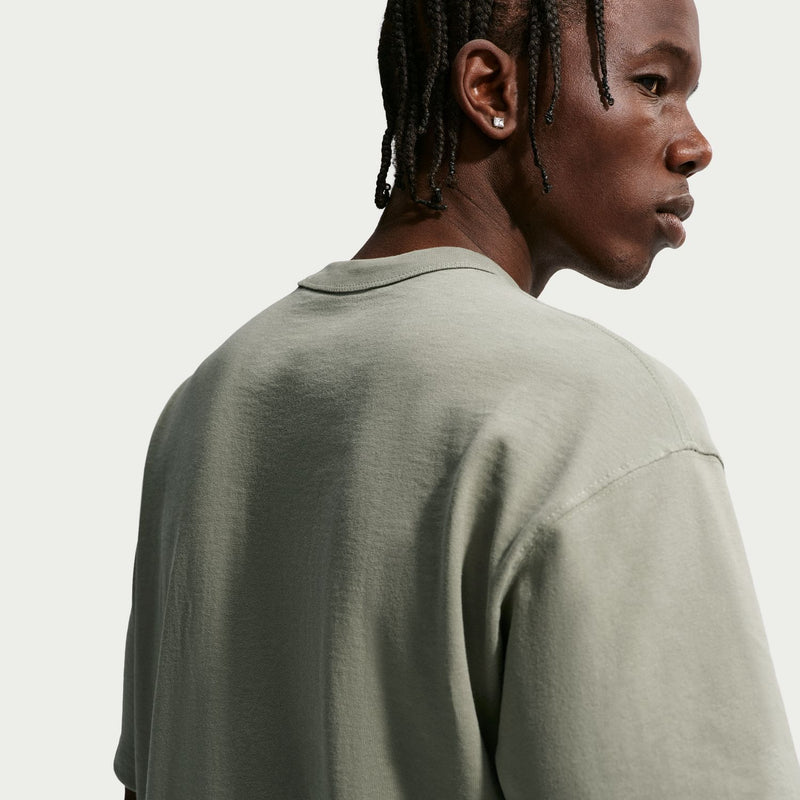 Men's sage green essential t-shirt back with crew neck and short sleeves