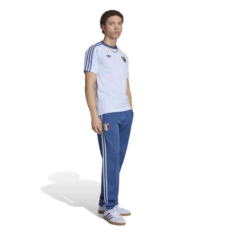 Light blue men’s crewneck T-shirt with side sleeve stripes and Italy crest, side view