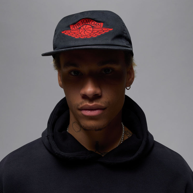 JORDAN PRO RARE AIR UNSTRUCTURED HAT "BLACK/CHILE RED"