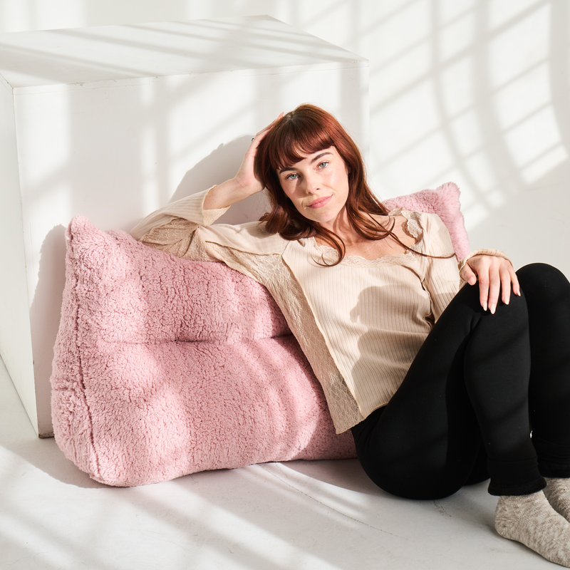 LEO WEDGE PILLOW BLUSH