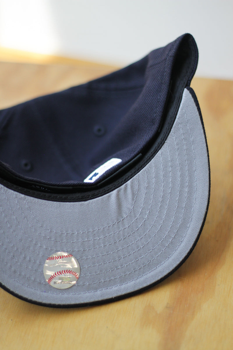 NEW YORK YANKEES NAVY FITTED W/ GREY UNDER VISOR