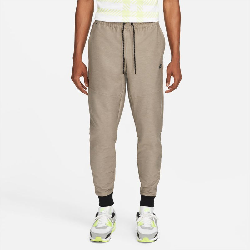 NSW DRI-FIT TECH PACK UNLINE TRACK PANT "MOON FOSSIL"