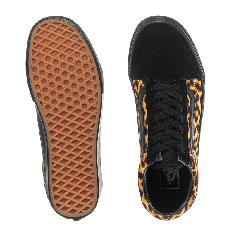 Women's low-top sneakers with leopard print on black upper and waffle outsole