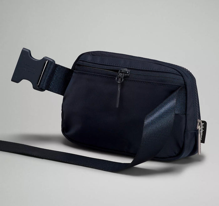 Omega Phi Alpha lululemon Everywhere Belt Bag - True Navy