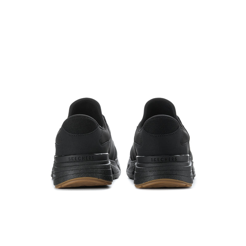 Men's black wide-fit sneaker with heel pull tab and rubber sole, SKECHERS