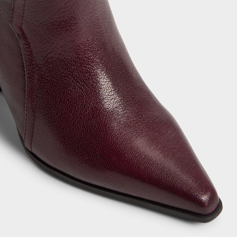 Saddle