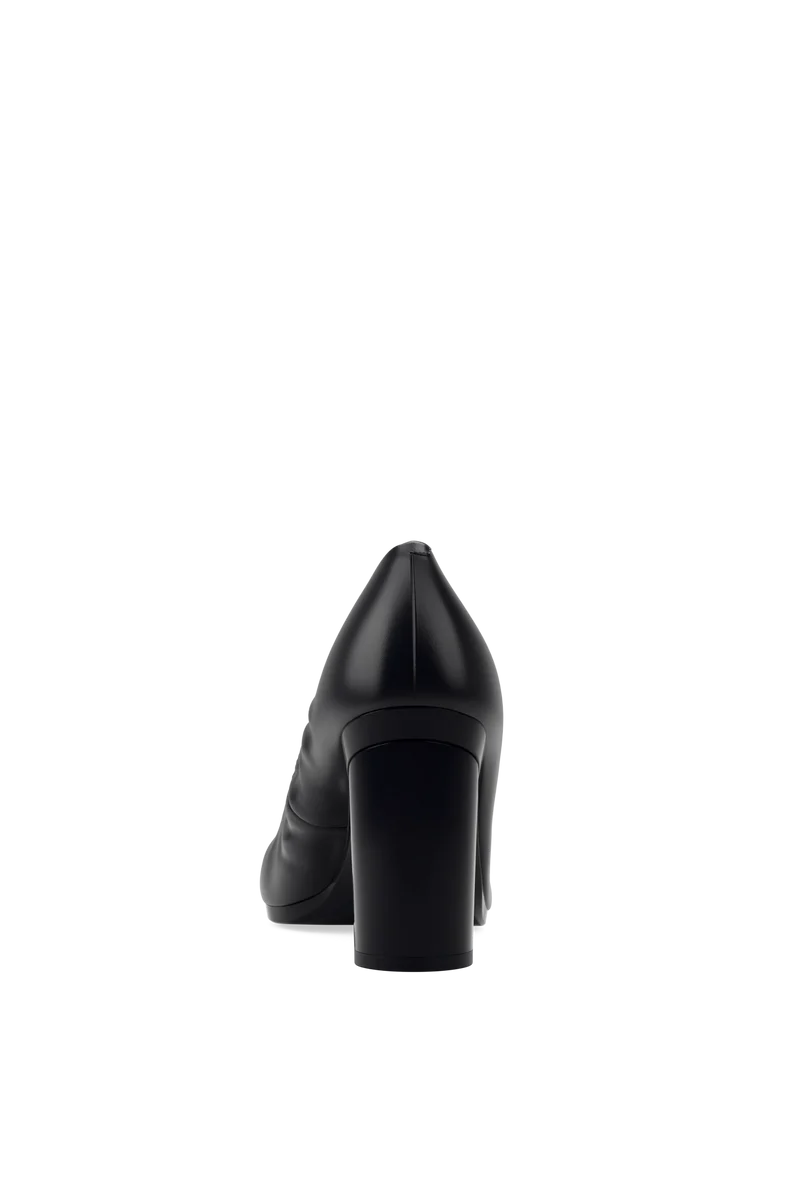 The Pump - Coal Stretch Leather 4 Block
