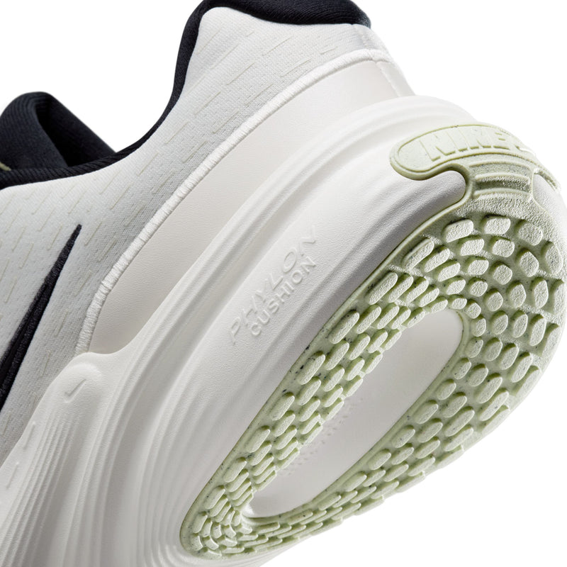 Men's sneaker heel detail, green traction outsole and sail midsole