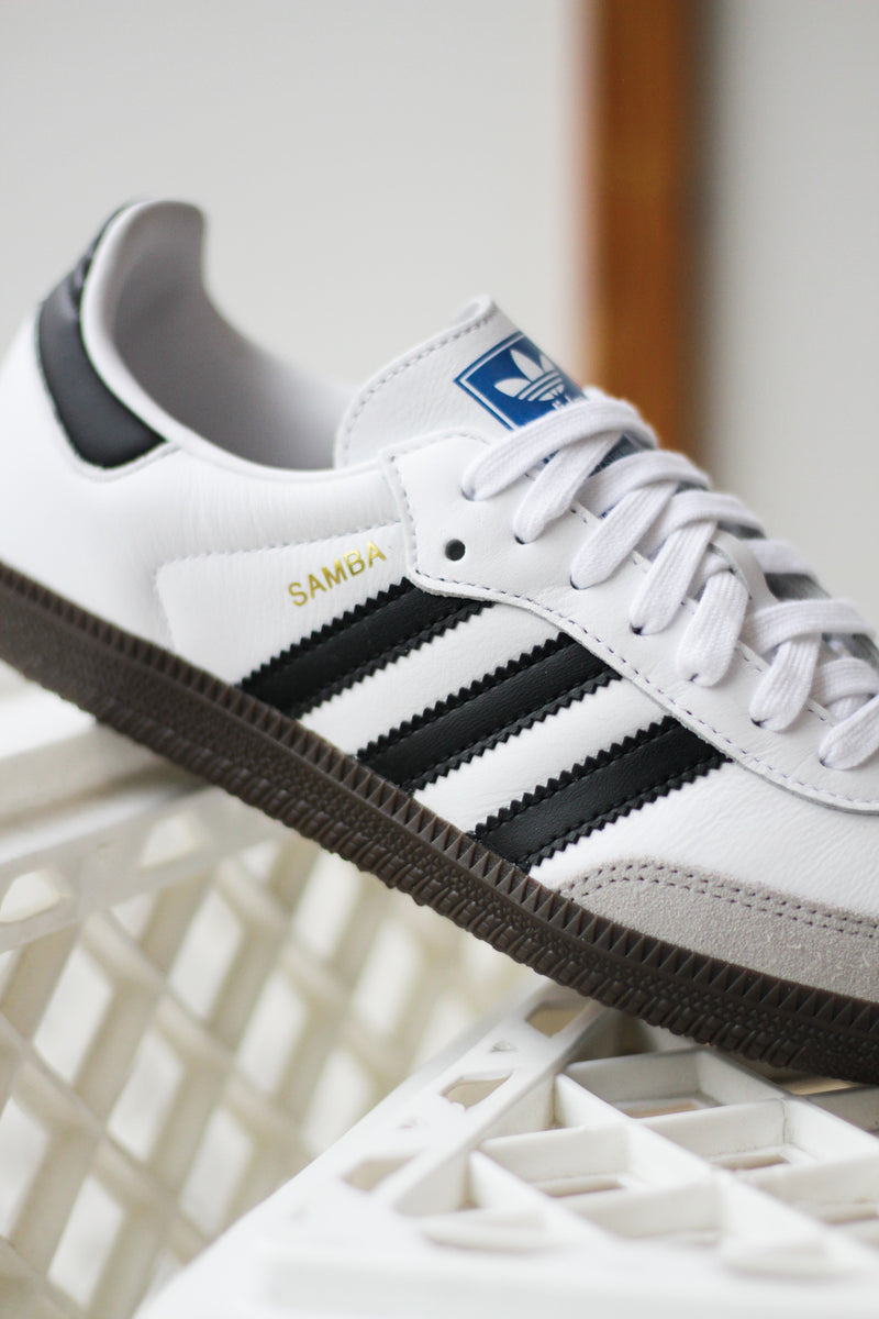 W ADIDAS SAMBA OG "CLOUD WHITE/CORE BLACK/GUM"