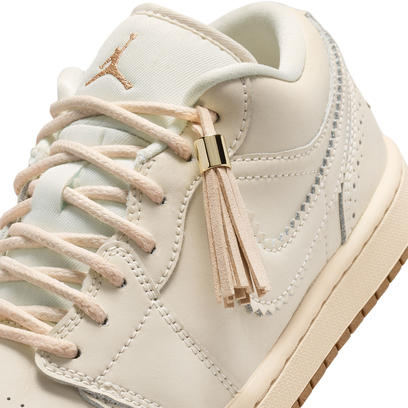 WOMEN'S AIR JORDAN 1 SE "BROGUE" CHALK/METALLIC GOLD