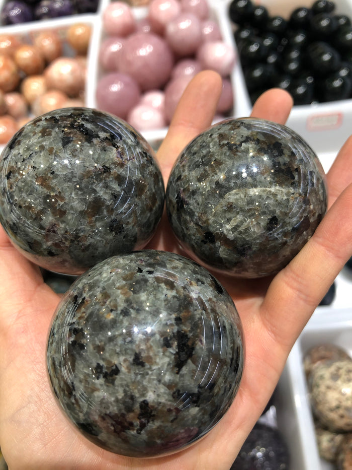 Yooperlite sphere