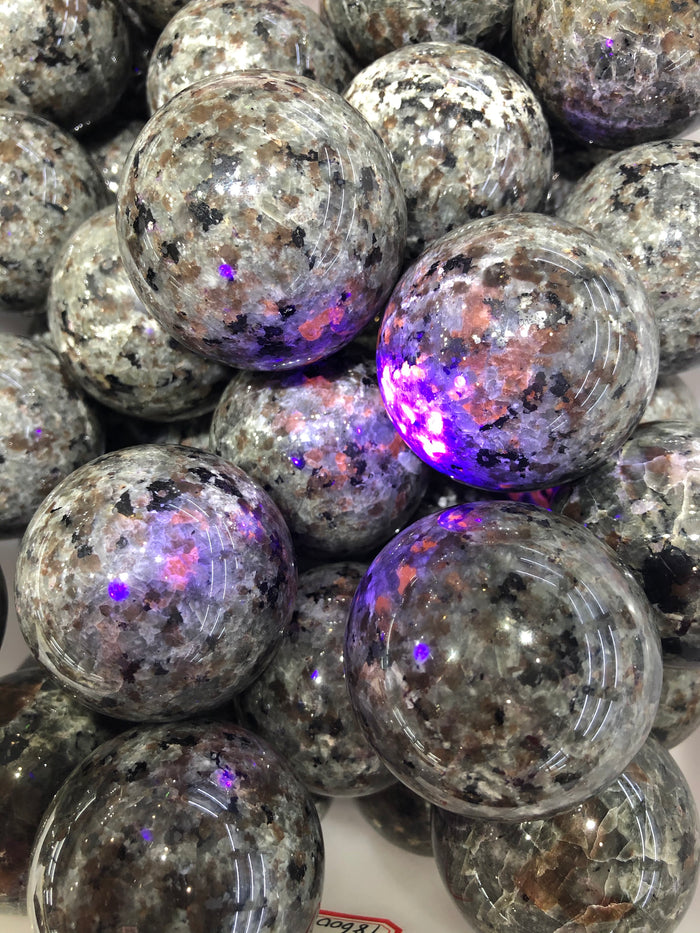 Yooperlite sphere